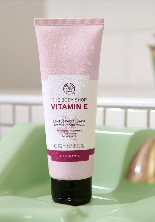 The Body Shop Vitamin E Gentle Facial Wash - 125ml (U.K)
